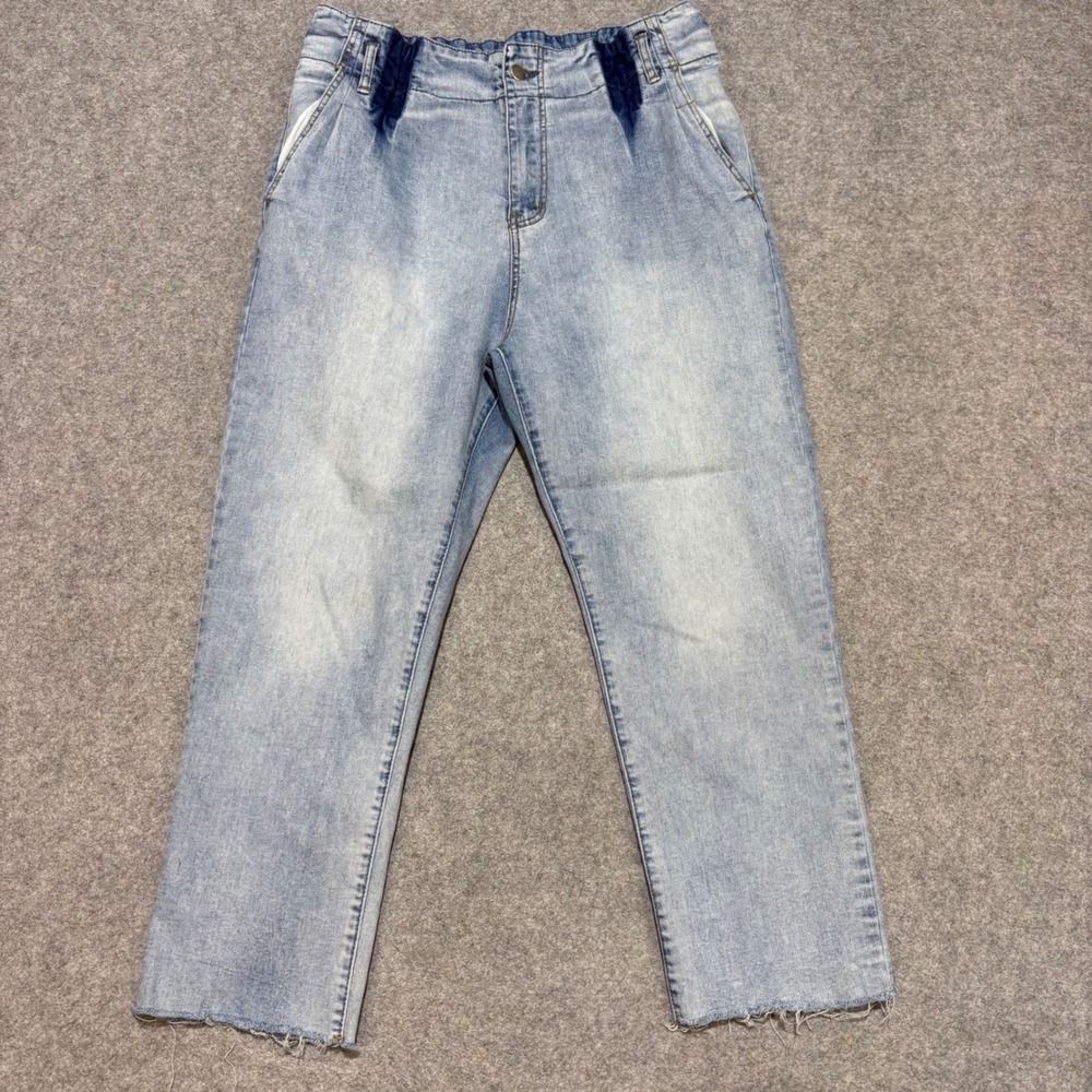 Aryn & Amber Light Wash Paperbag Waist Straight Leg Frayed Hem Jeans Large